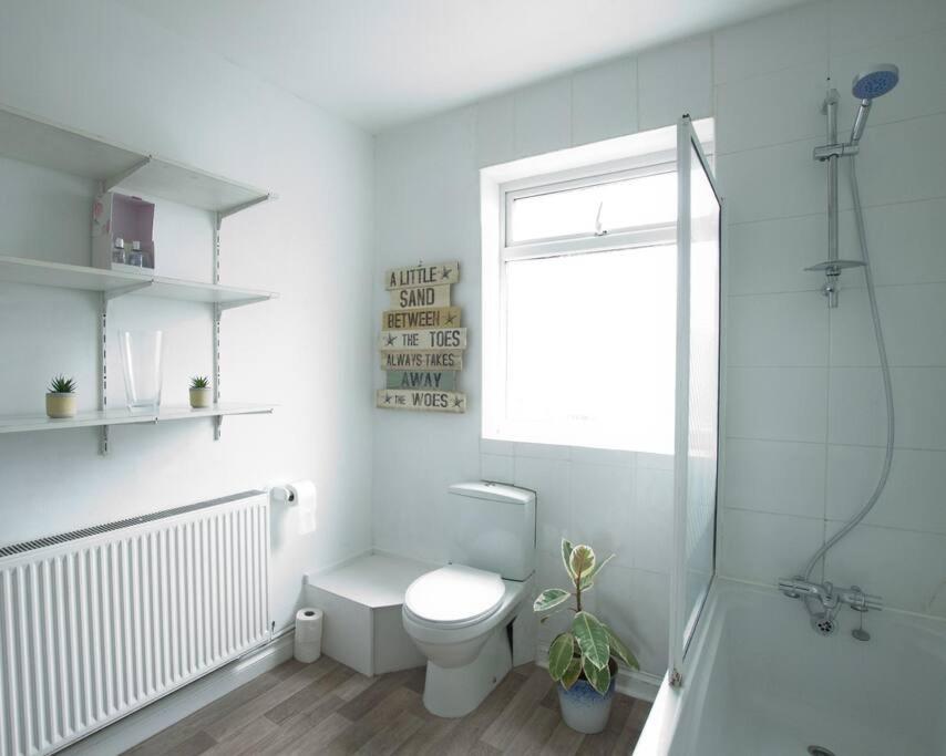 City Centre 4 Bedroom House Вінчестер Екстер'єр фото
